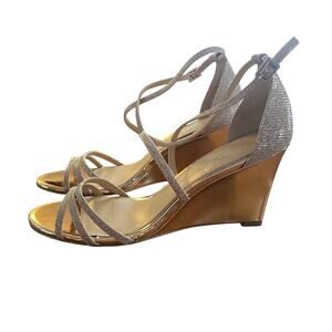 NWT‎ Badgley Mischka Wedge Sandals Womens 9.5 Rose Gold Strappy Evening Shoes